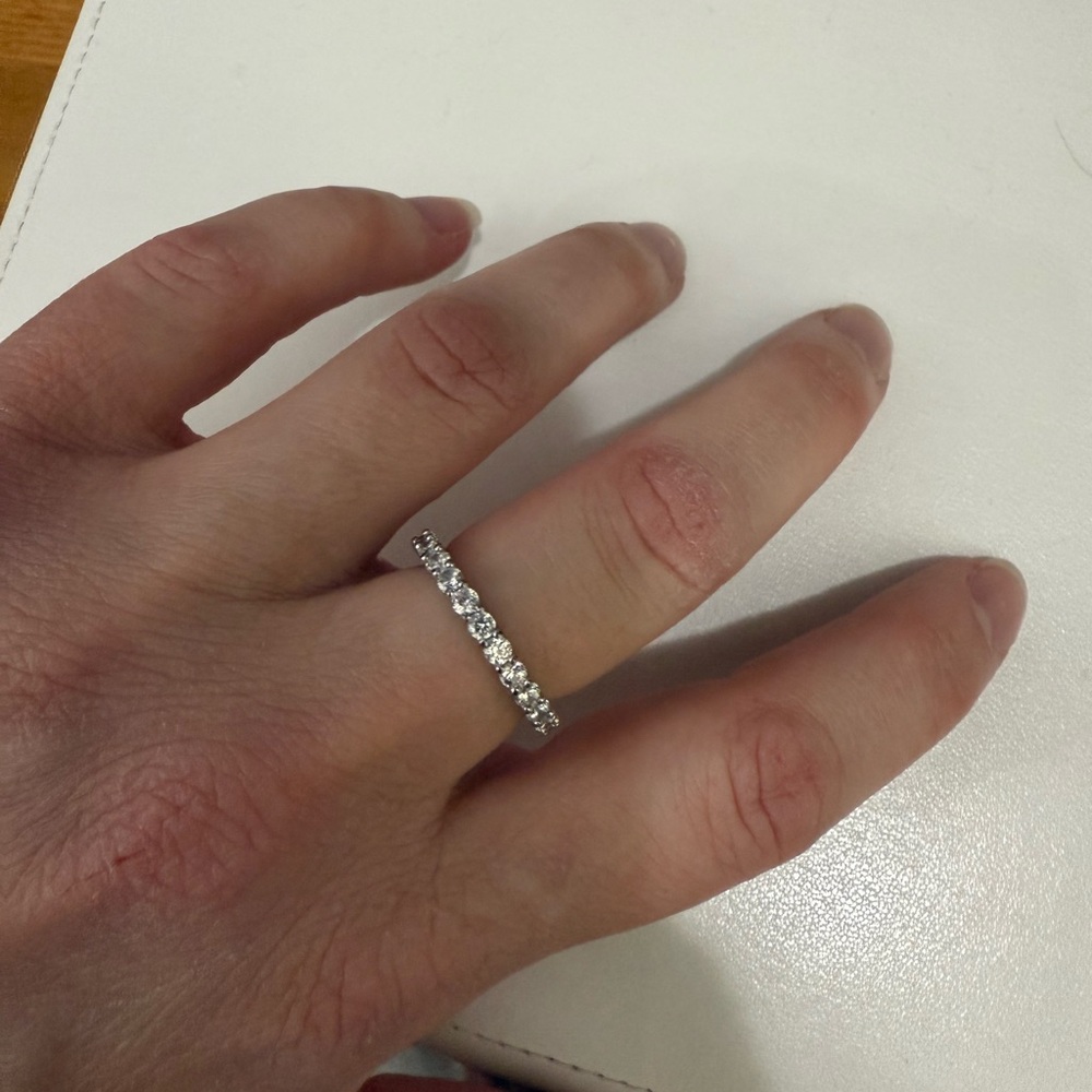 Elegant Silver Band Ring